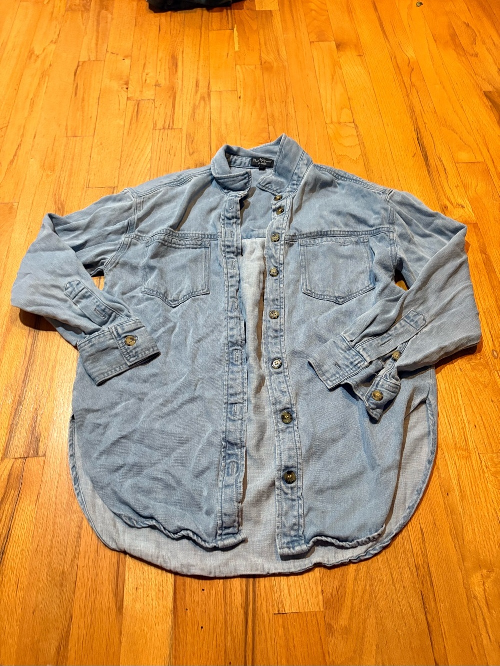 Velvet Heart Los Angeles Women’s Small Oversized Denim Button-Up Shirt